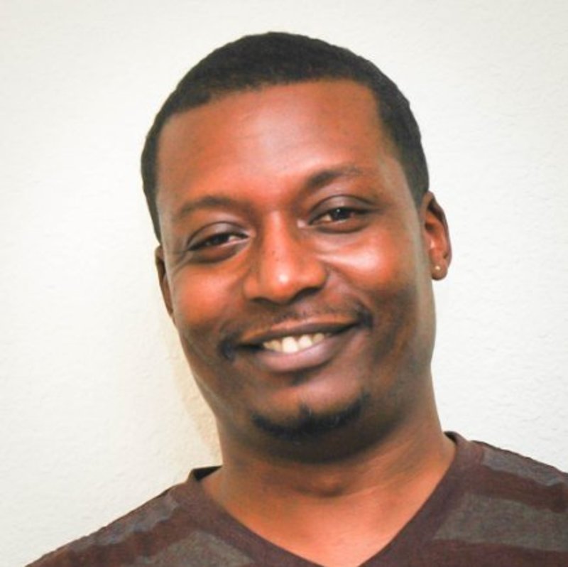 Date this charming United States man Lorenzo from Palmdale US19671