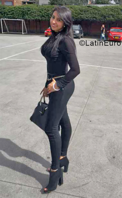 Date this georgeous Colombia girl Clara from Bogota CO24677
