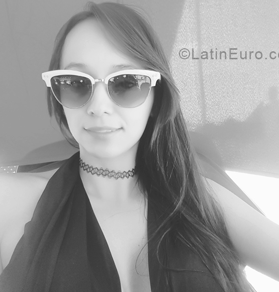 Date this nice looking Colombia girl Valeria from Medellin CO24685