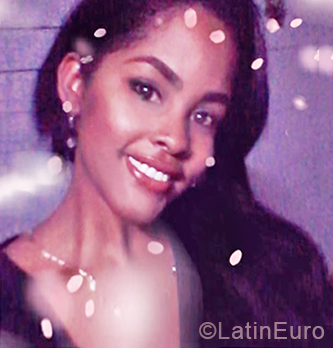 Date this pretty Cuba girl Esmeralda from Camaguey CU446