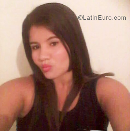 Date this good-looking Venezuela girl Mislanyis from Maracaibo VE2058