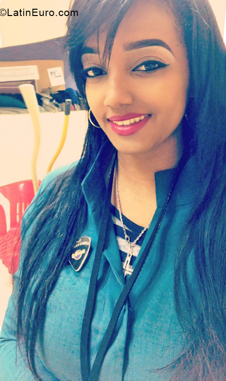 Date this lovely Dominican Republic girl Yojeni from La Romana DO33690