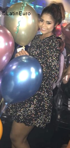 Date this nice looking Dominican Republic girl Yicauri from Santo Domingo DO33718