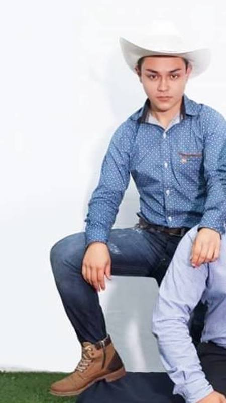 Date this georgeous Mexico man Pedro from Puebla MX1618