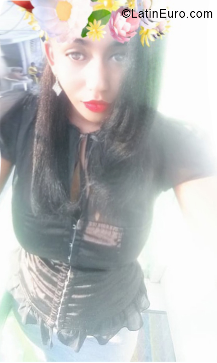 Date this sensual Dominican Republic girl Sofia from Santo Domingo DO33726