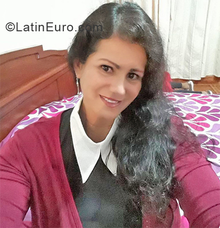 Date this attractive Colombia girl Mercy from Popayan CO24765