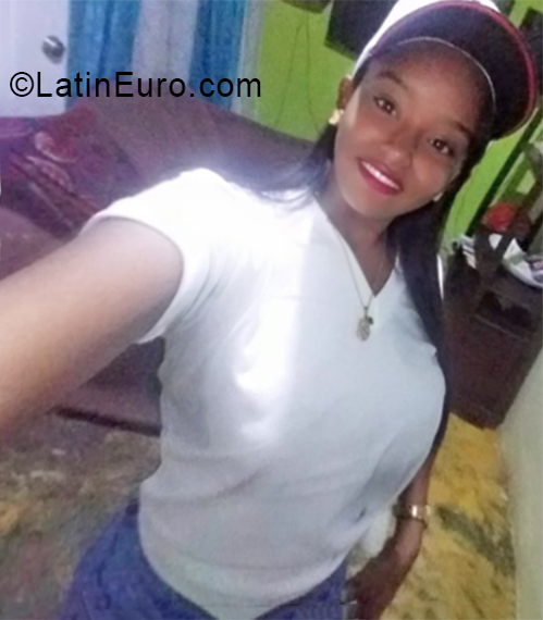 Date this exotic Dominican Republic girl Alina from Santo Domingo DO33783