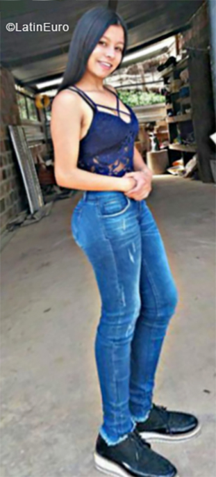 Date this hot Colombia girl Tatiana ordoez from Cali CO24781