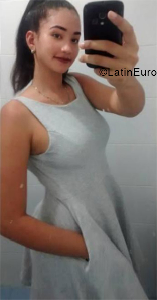Date this tall Colombia girl Maria from Santa Marta CO24798