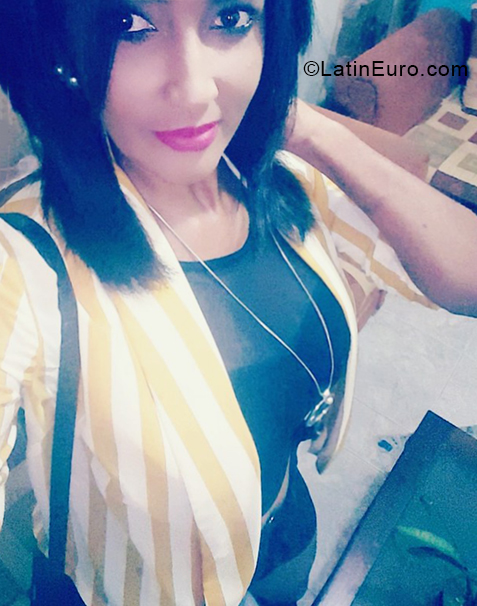 Date this beautiful Dominican Republic girl Yenny from Sabana Grande De Boya DO33836