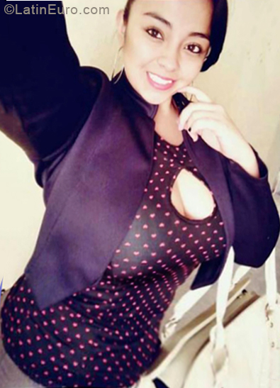 Date this passionate Colombia girl Dahyana from Bogota CO24809