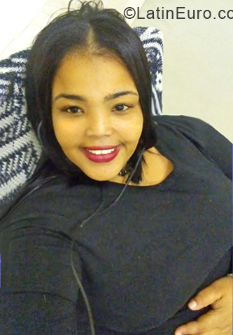 Date this stunning Dominican Republic girl Elizabeth from Santo Domingo DO33889