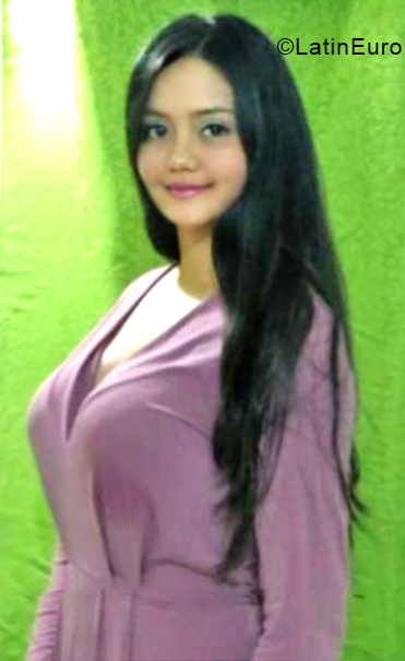 Date this exotic Colombia girl Nicolle from Bucaramanga CO24866