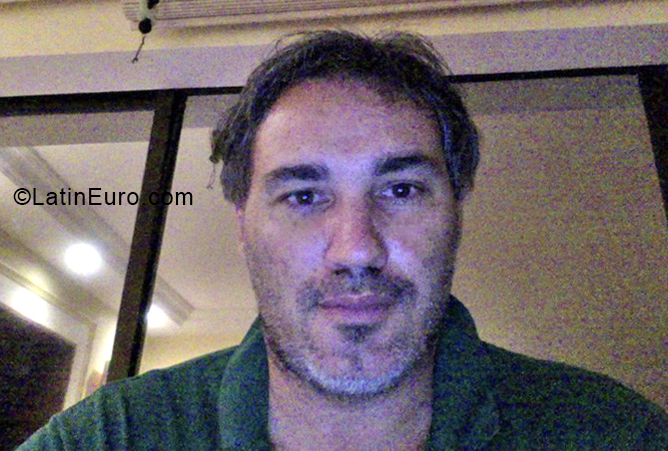 Date this funny French Polynesia man Hoturaro from Papeete PF2