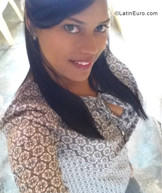 Date this lovely Dominican Republic girl Clara from Santo Domingo DO33983