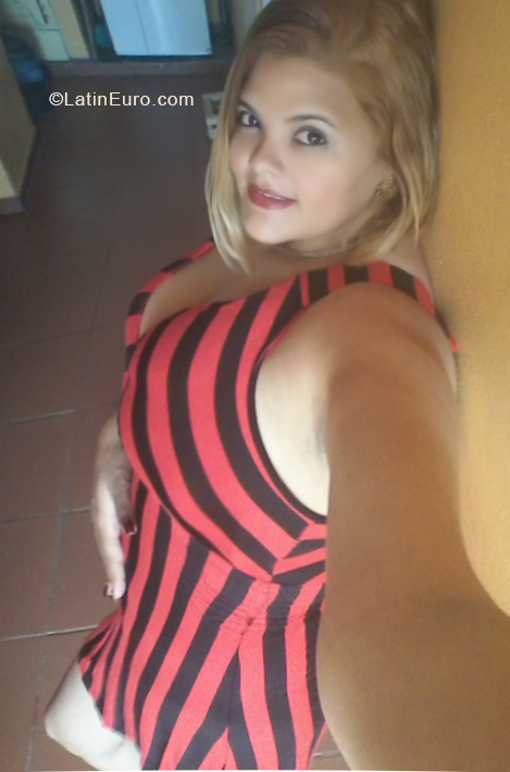 Date this foxy Dominican Republic girl Yudith from Santo Domingo Este DO34015