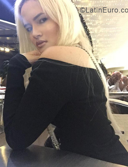 Date this young Colombia girl Anastasia from Cali CO30121