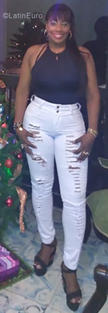 Date this attractive Colombia girl Yolanda from Cali Valle CO24899