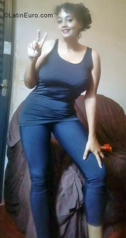 Date this hard body Brazil girl Dany from Goiania BR10772