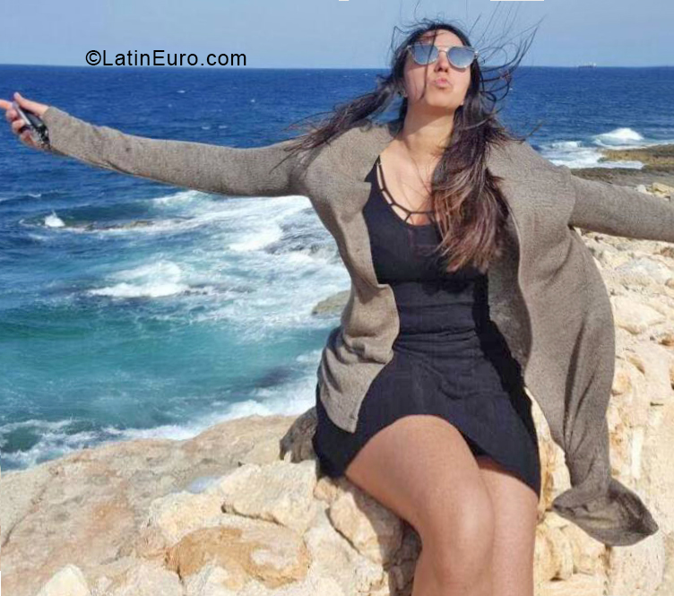 Date this pretty Colombia girl Lunita from Medellin CO24930