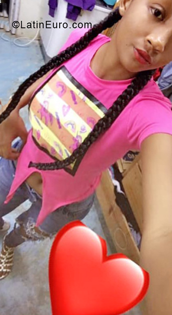 Date this gorgeous Dominican Republic girl Danylis from San Pedro De Macoris DO34063