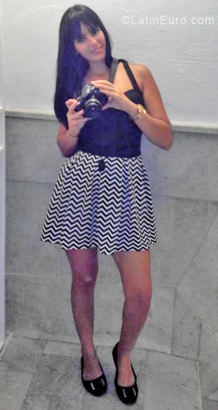 Date this nice looking Cuba girl Lisbeth from Havana CU482