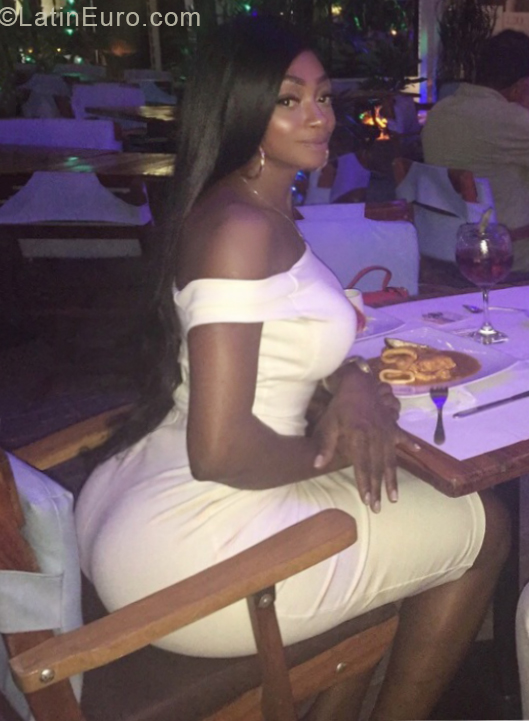 Date this stunning Colombia girl Aidia from Cali CO26751