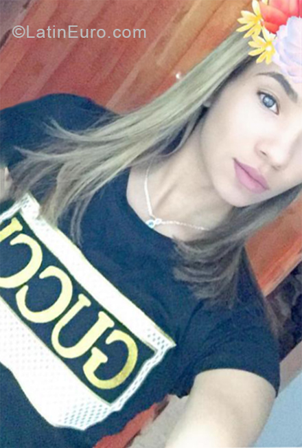 Date this funny Dominican Republic girl Jatna from Santo Domingo DO34121