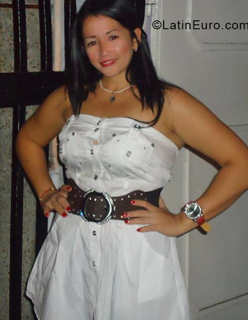 Date this charming Venezuela girl Madelayne from Caracas VE2194
