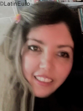 Date this exotic Venezuela girl Iris from Caracas VE2211