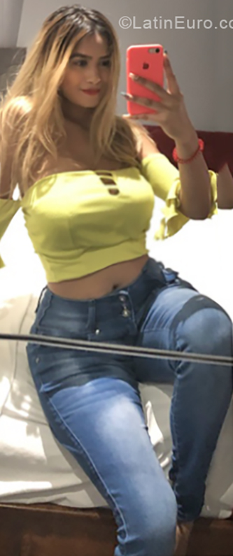 Date this attractive Mexico girl Angie from Ensenada CO25103