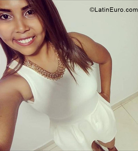 Date this funny Colombia girl Colombiana from Bogota CO25104