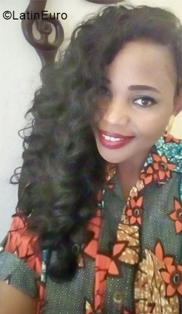 Date this good-looking France girl Zayana from Vous pouvez continuer sans région FR300