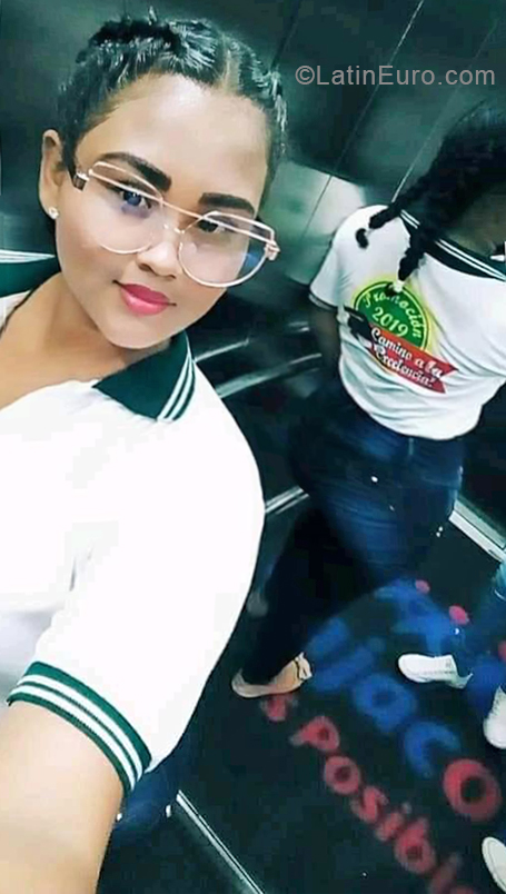 Date this fun Colombia girl Yerle from Barranquilla CO25128