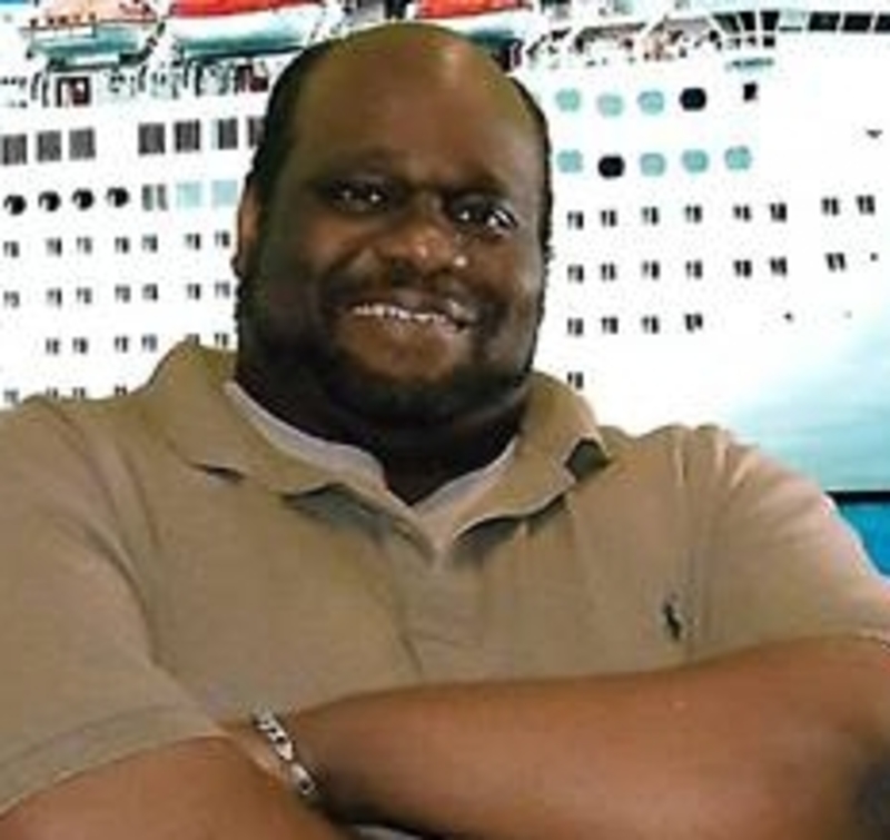 Date this tall United States man Malcolm from AVONDALE ESTATES US19865