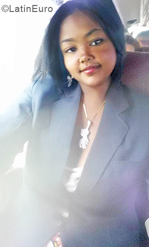 Date this hard body Dominican Republic girl Eunese from Santo Domingo DO34366