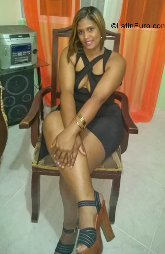 Date this fun Dominican Republic girl Maria from Santo Domingo DO34371