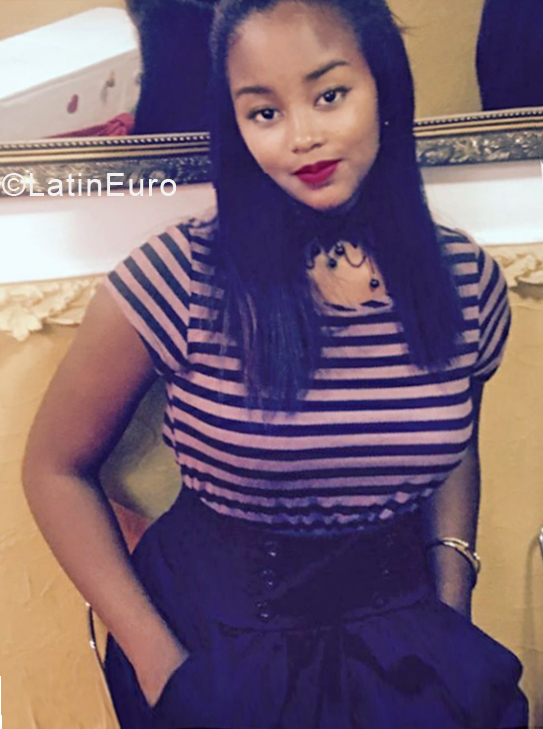 Date this fun Cuba girl Liany from Havana CU503