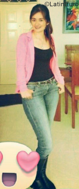 Date this happy Colombia girl Maria from Bogota CO25144