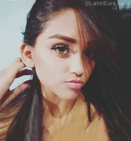 Date this athletic Venezuela girl Nahomi from Cumana VE2255