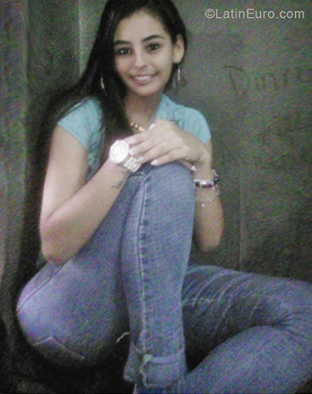 Date this athletic Venezuela girl Yari from Caracas VE2262