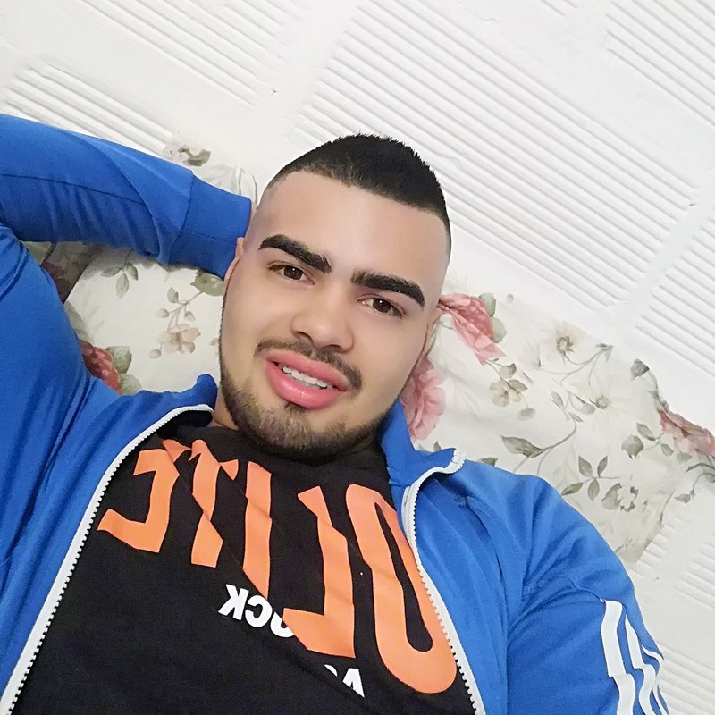 Date this hot Colombia man Juan from Medellin CO25163