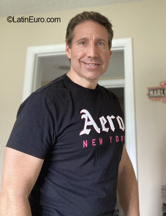 Date this charming United States man Dave from Tallahassee US19890