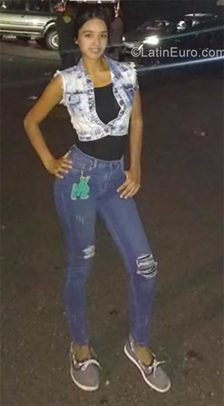 Date this stunning Venezuela girl Maria from Los Teques VE2296