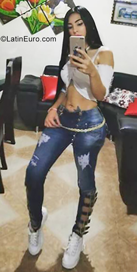 Date this funny Colombia girl Vanesa from Medellin CO25244