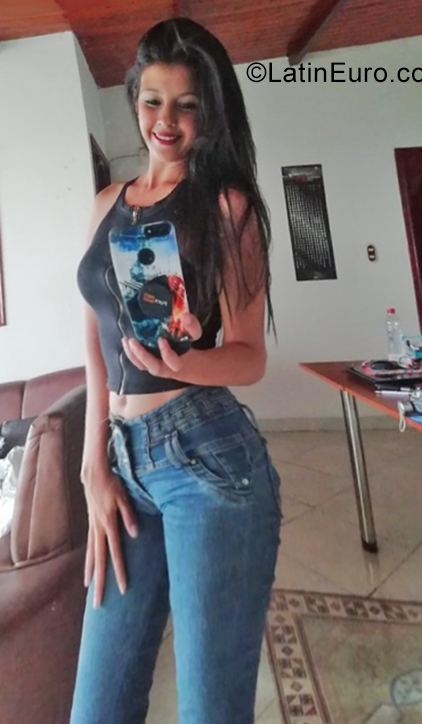 Date this exotic Colombia girl Sara from Bucaramanga CO25246