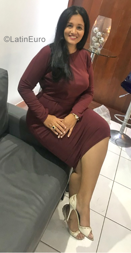 Date this funny Dominican Republic girl Tamara from Santo Domingo DO34560