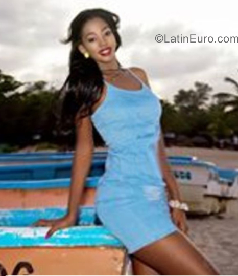 Date this stunning Dominican Republic girl Sophie from Punta Cana DO34586