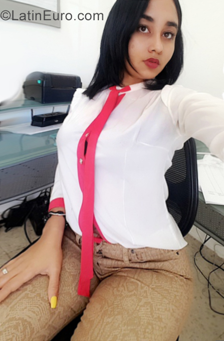 Date this hard body Dominican Republic girl Lenny from Santo Domingo DO34592