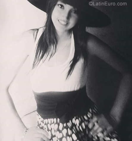 Date this sensual Colombia girl Shana from Bogota CO25259